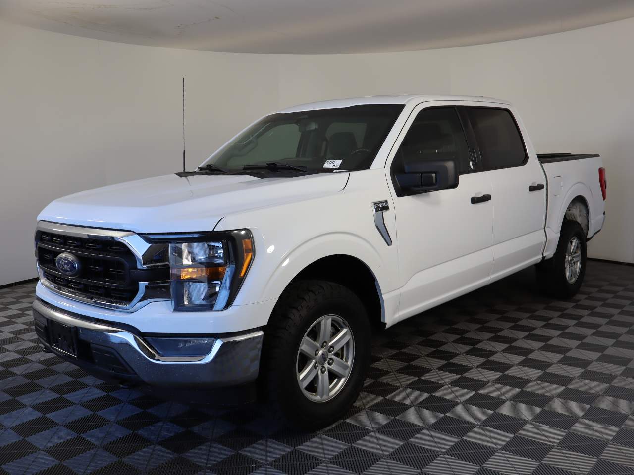 2023 Ford F-150 XLT Crew Cab