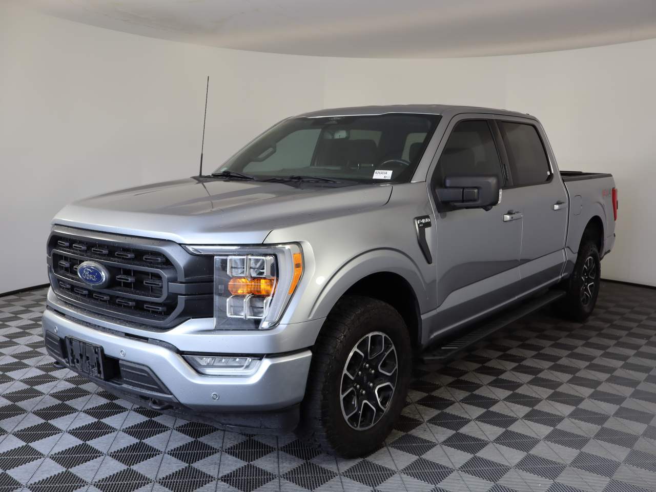 2022 Ford F-150 XLT Crew Cab