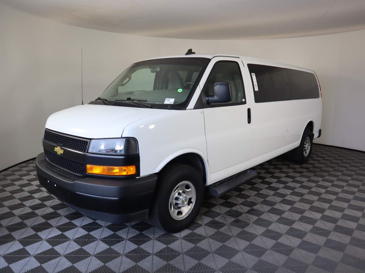2023 Chevrolet Express Passenger LS's photo