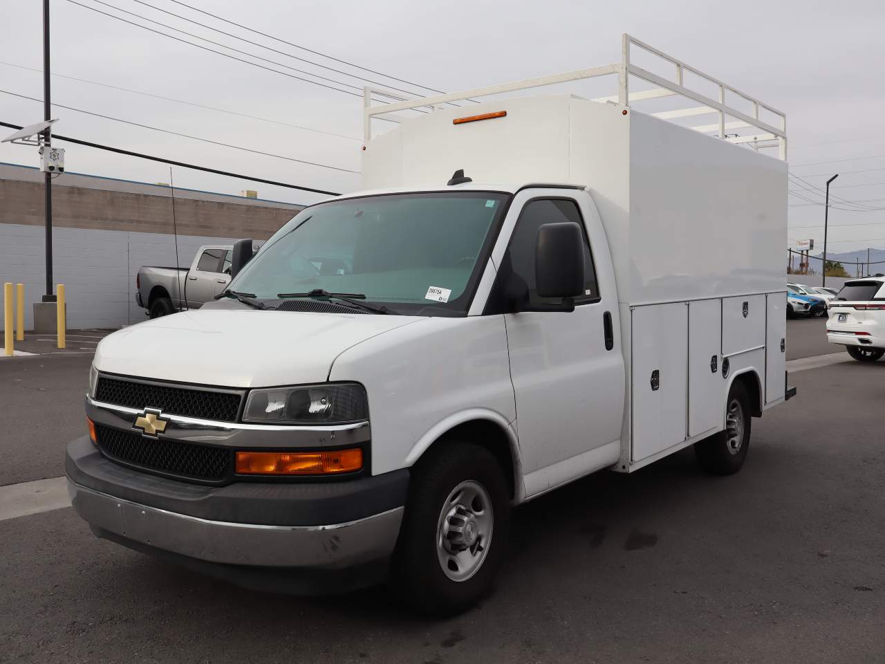 2019 Chevrolet Express Cutaway Base's photo