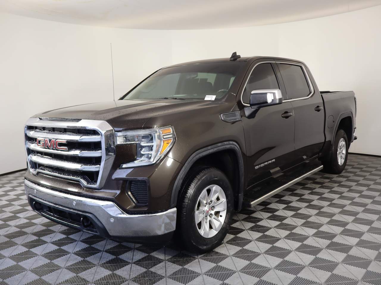 2019 GMC Sierra 1500 SLE's photo