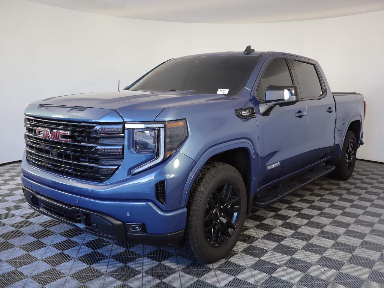 2026 GMC Sierra 4WD Crew Cab Short Box Elevation's photo