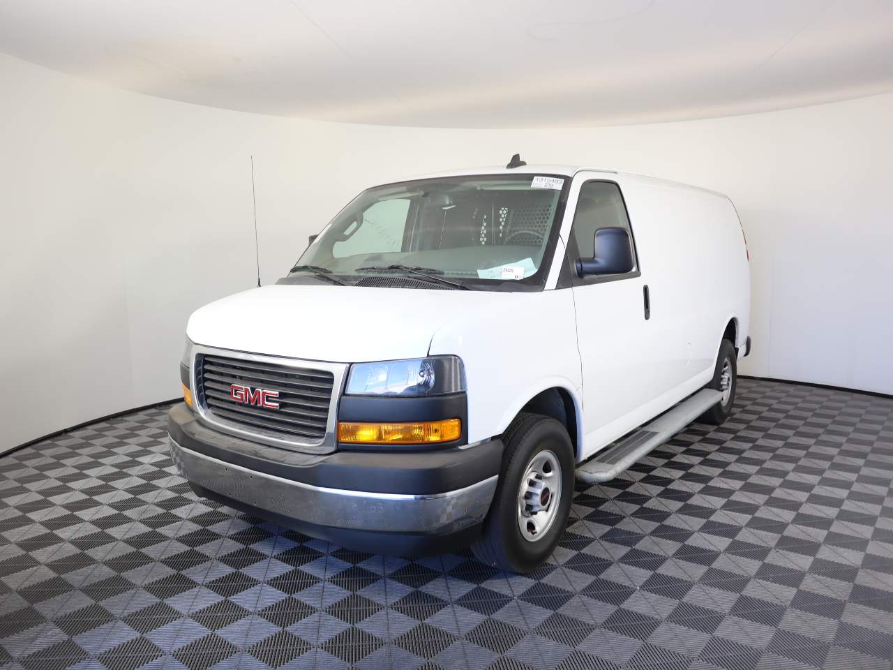 2022 GMC Savana 2500