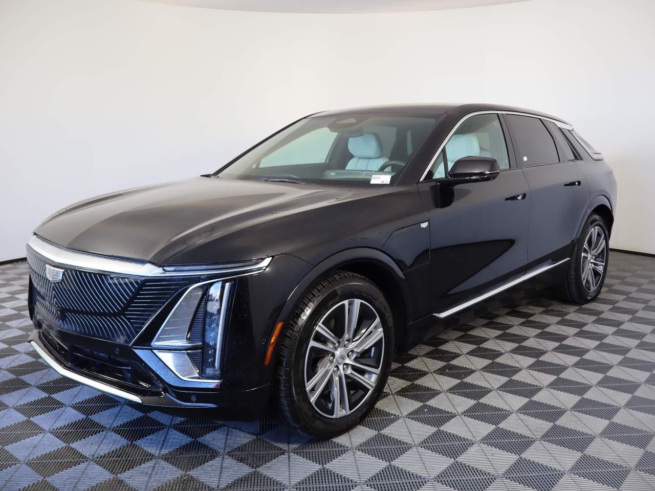 2024 Cadillac LYRIQ