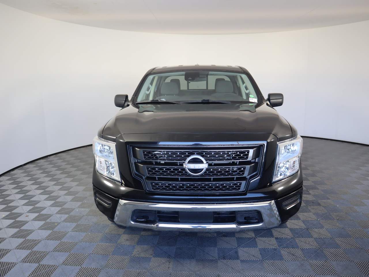 2023 Nissan Titan SV Crew Cab
