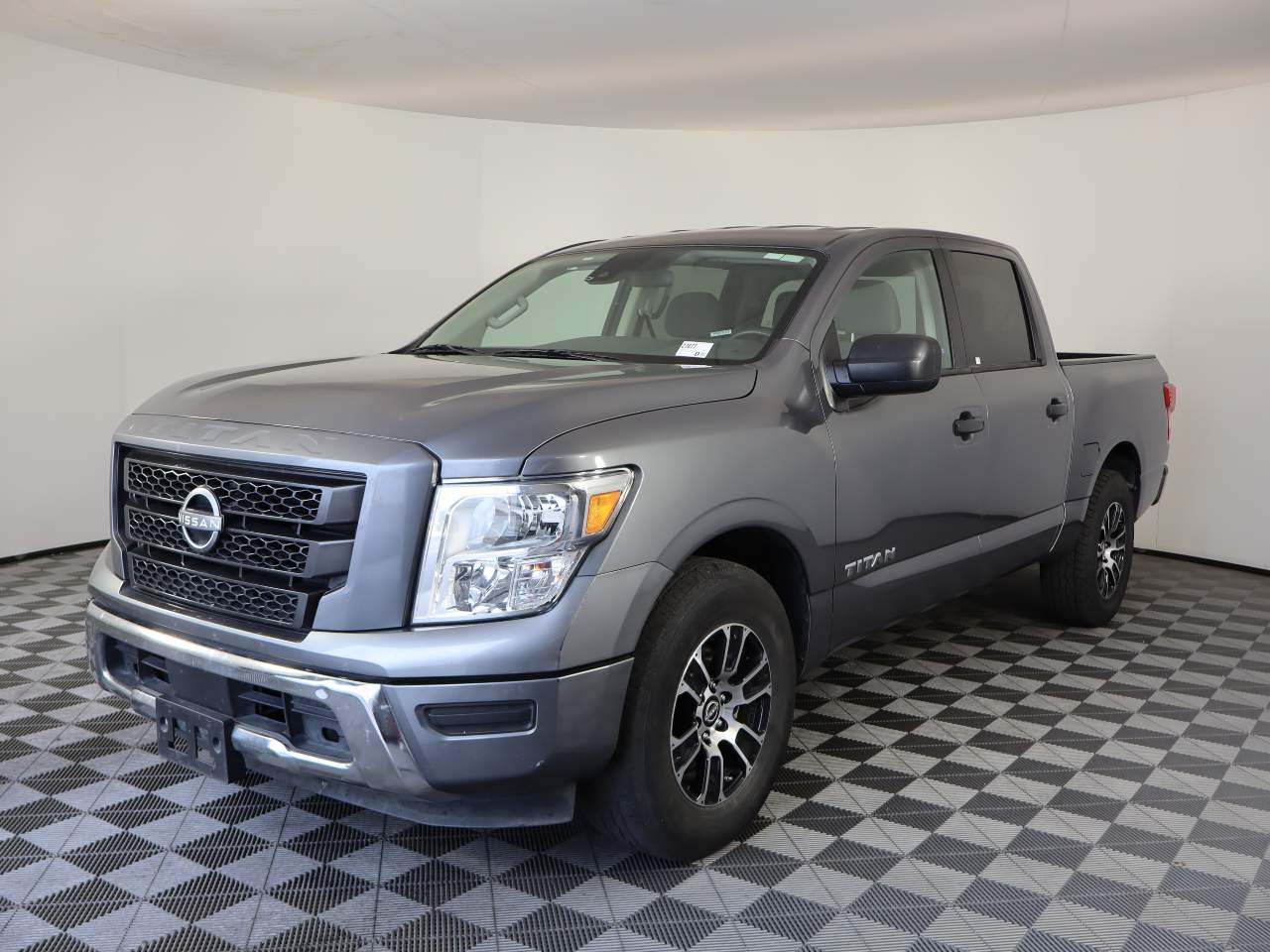 2023 Nissan Titan SV Crew Cab