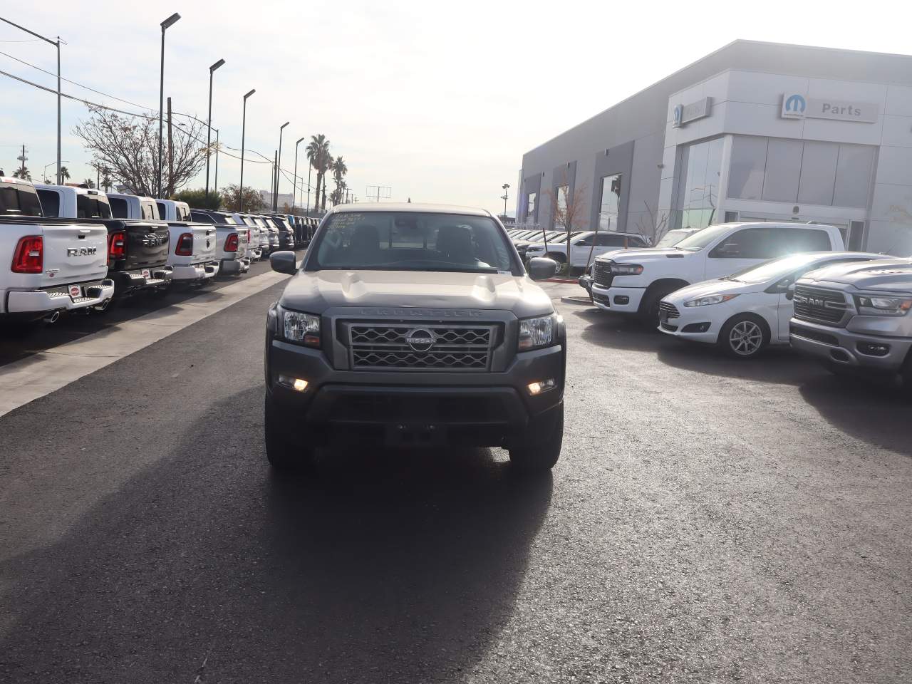 2022 Nissan Frontier SV Crew Cab