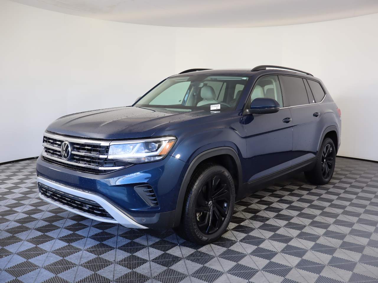 2022 Volkswagen Atlas SE w/Tech's photo