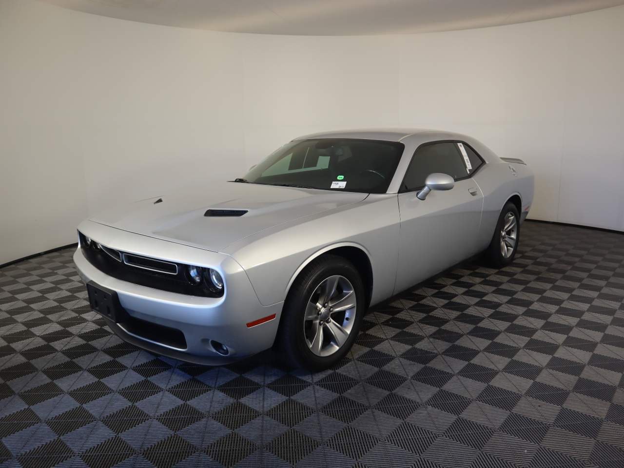 2019 Dodge Challenger SXT Auto's photo