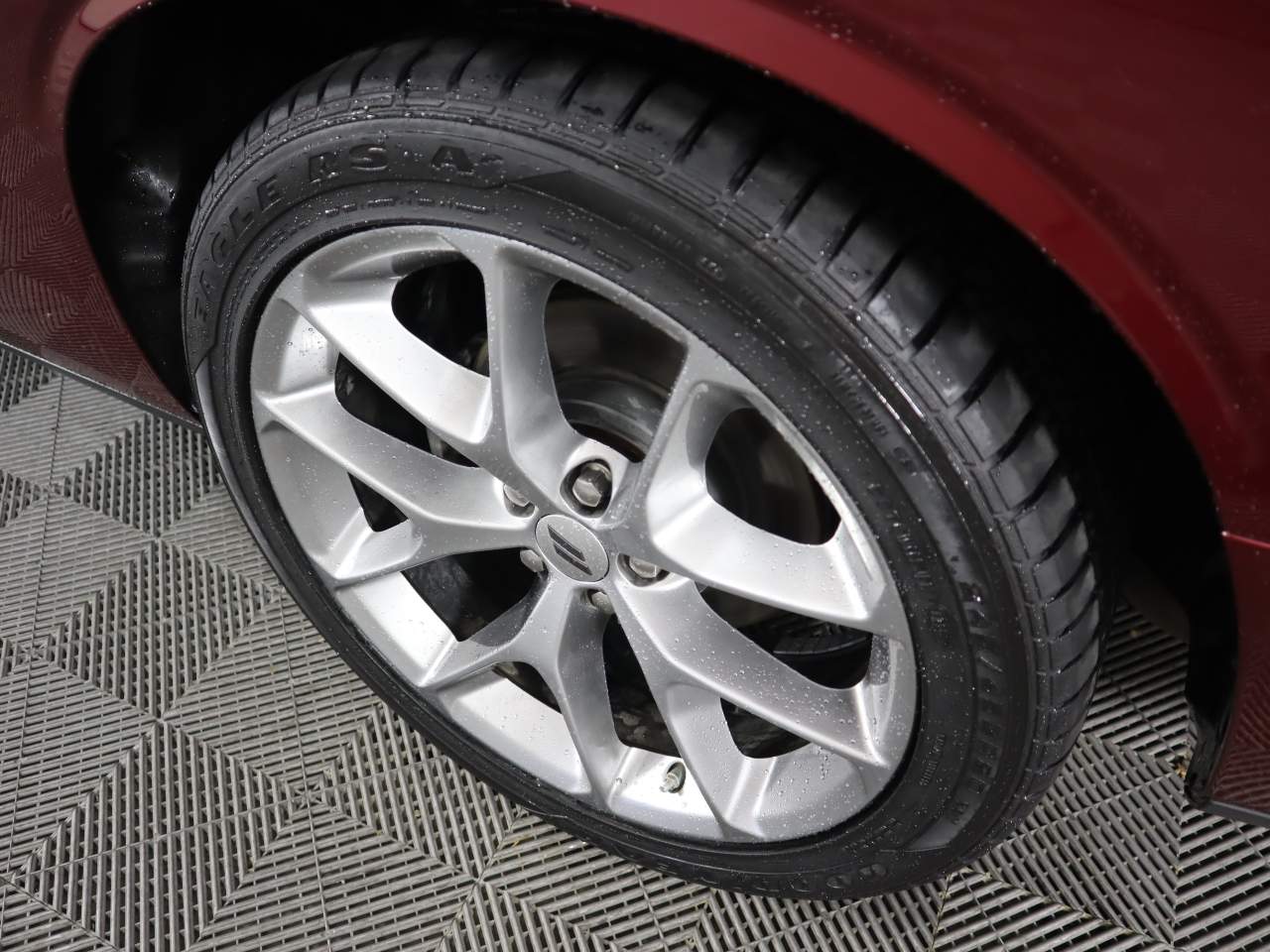 View vehicle photo 6