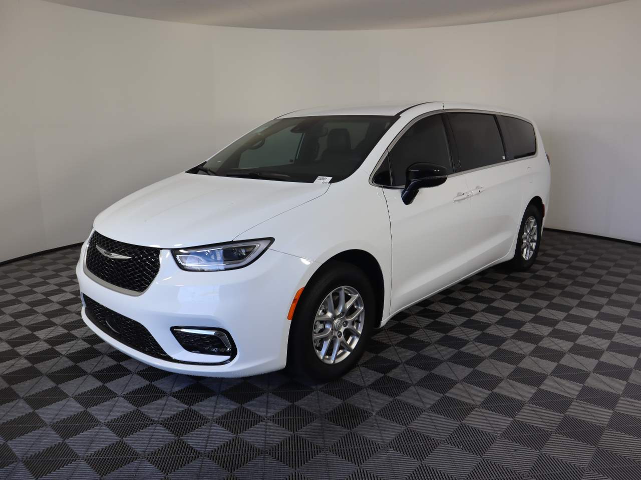 2026 Chrysler Pacifica Select's photo