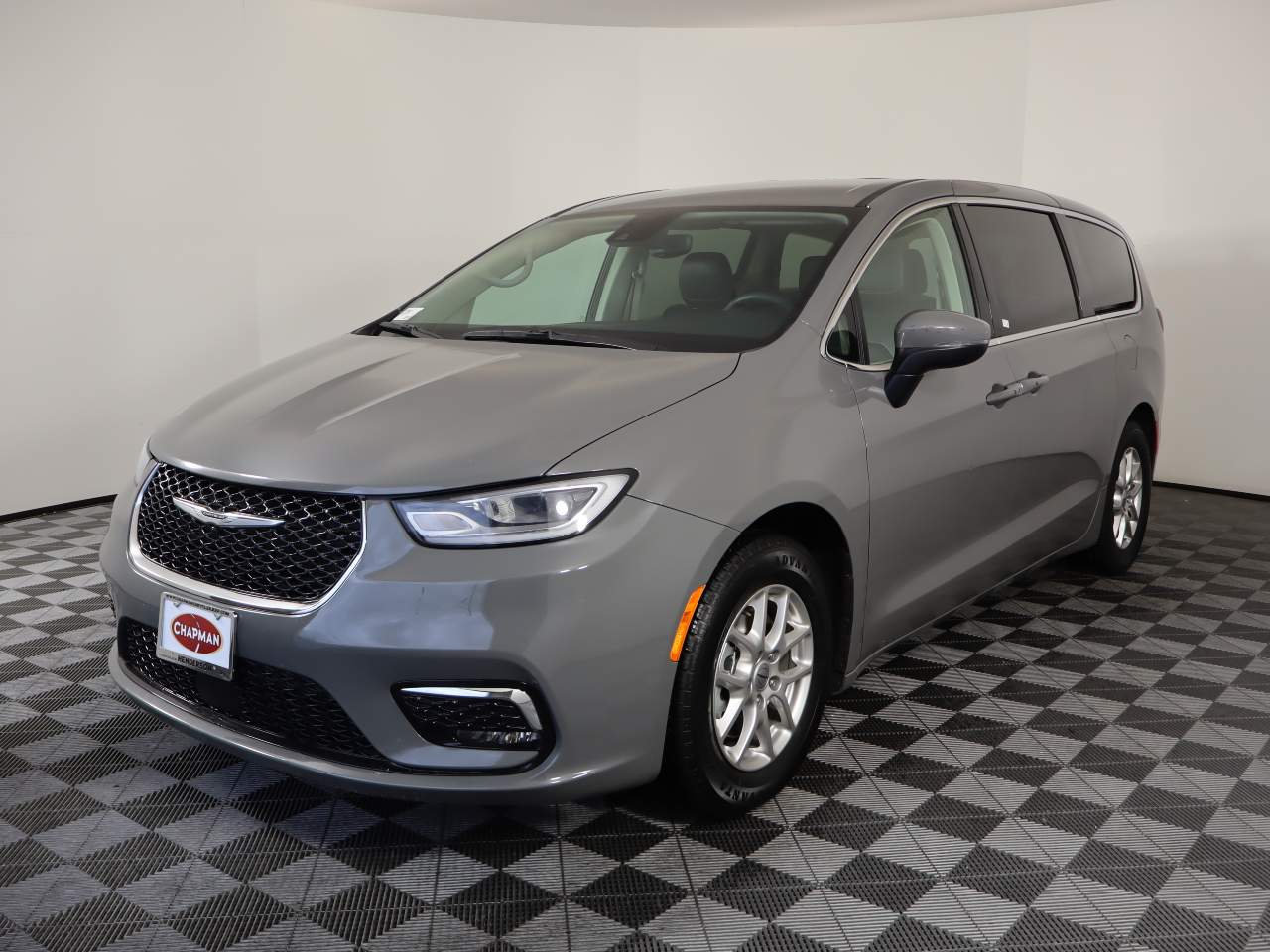 2023 Chrysler Pacifica Touring L's photo