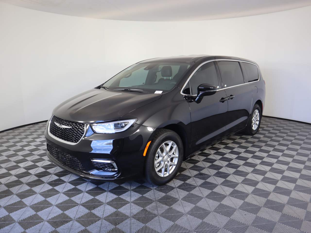 2026 Chrysler Pacifica Select's photo