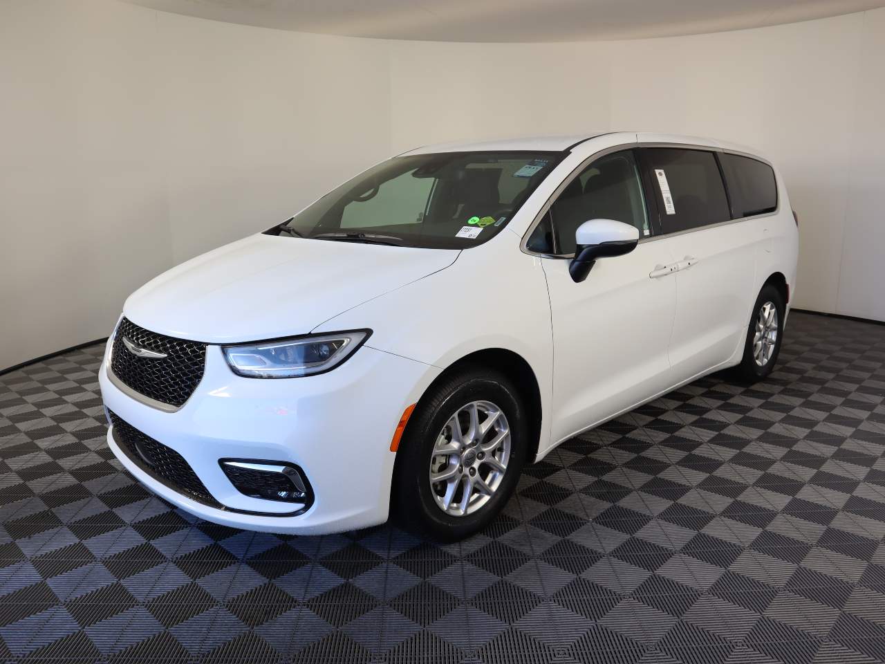 2023 Chrysler Pacifica Touring