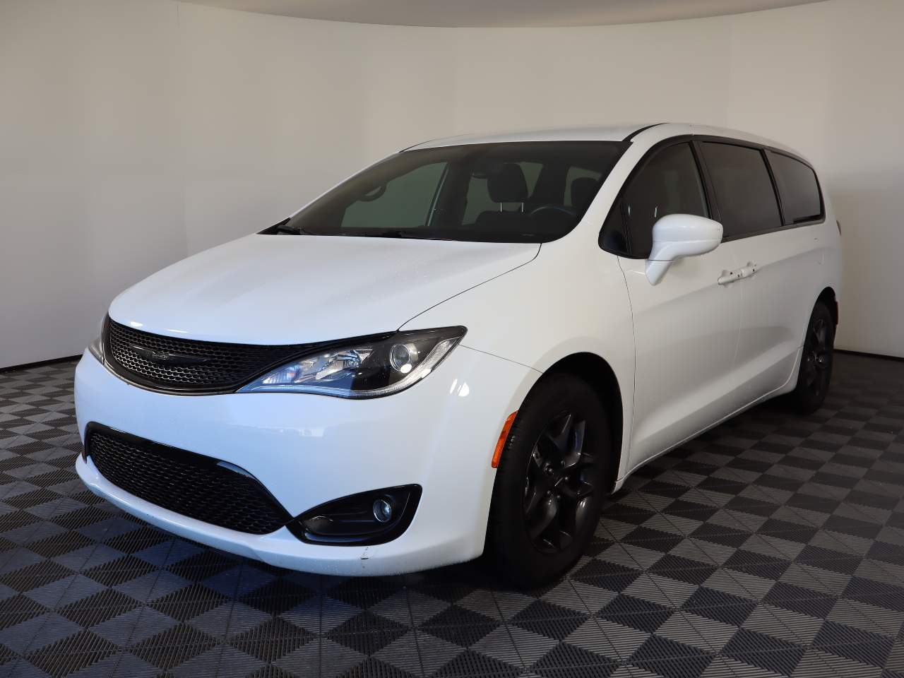 2020 Chrysler Pacifica Touring