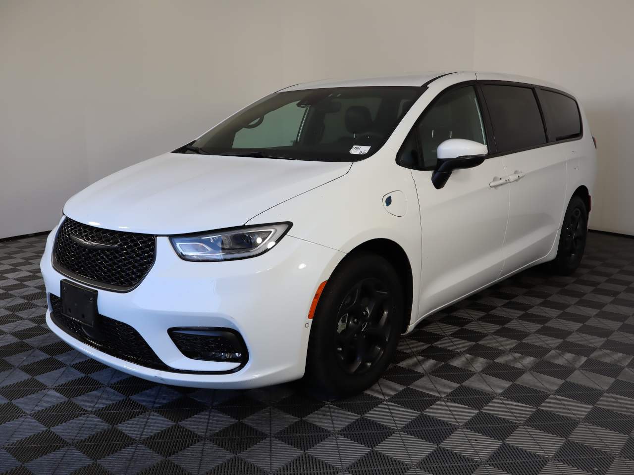 2023 Chrysler Pacifica Hybrid Touring L Hybrid's photo