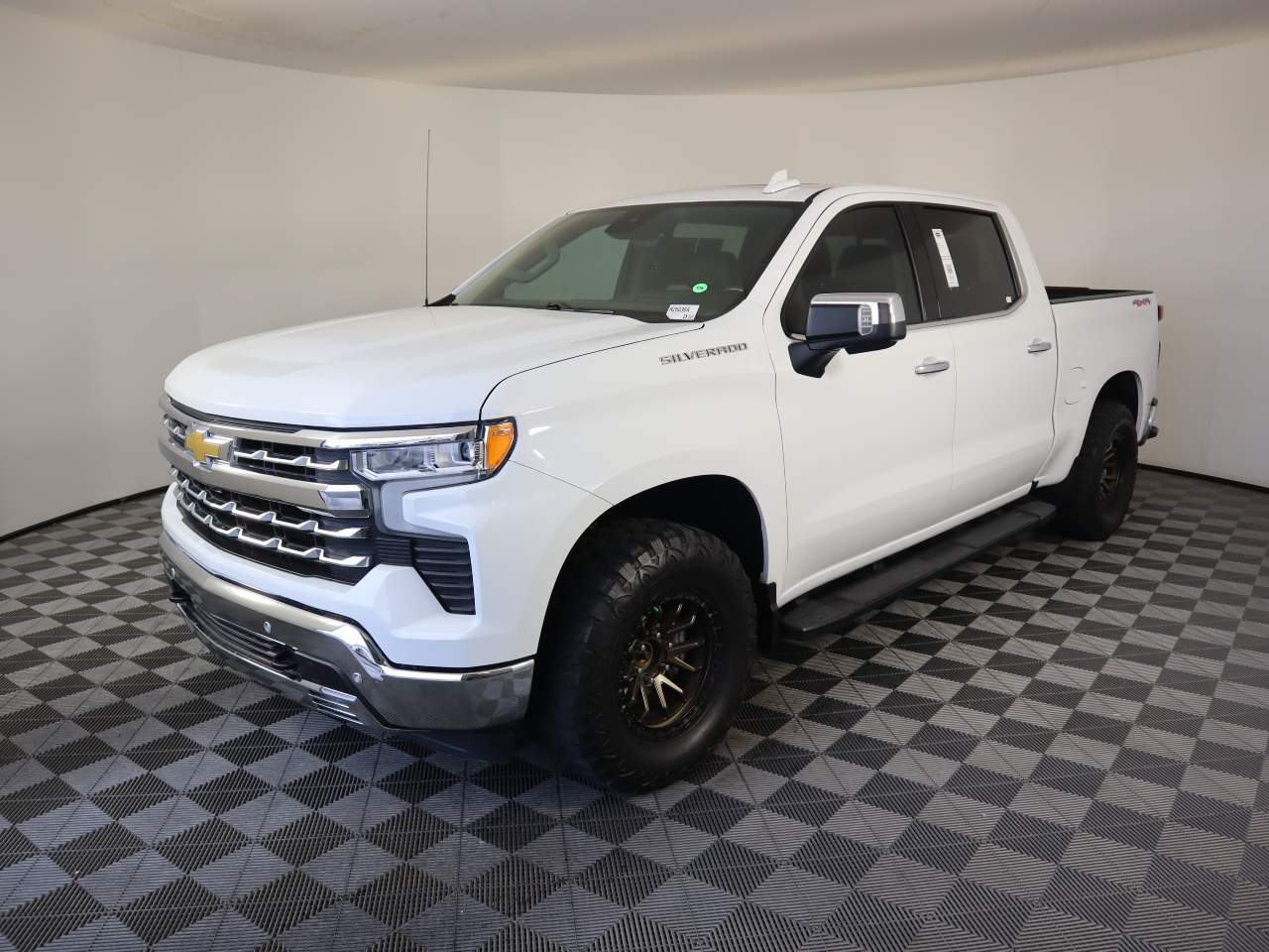 2024 Chevrolet Silverado 1500 LTZ Crew Cab
