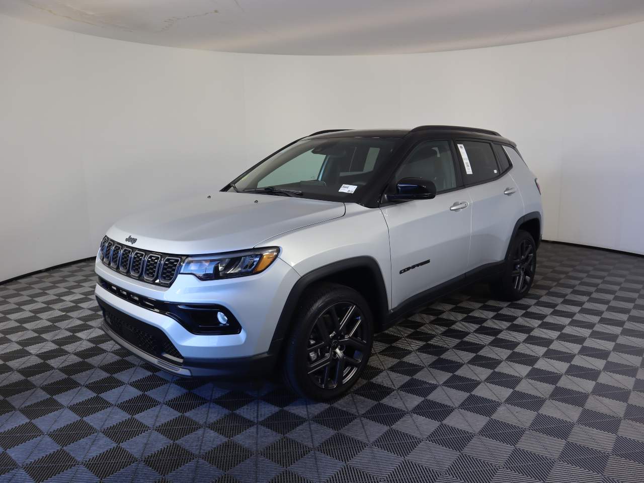 Silver Zynith Clear Coat 2026 Jeep Compass SUV / Crossover Four-Wheel Drive 8-Speed Automatic