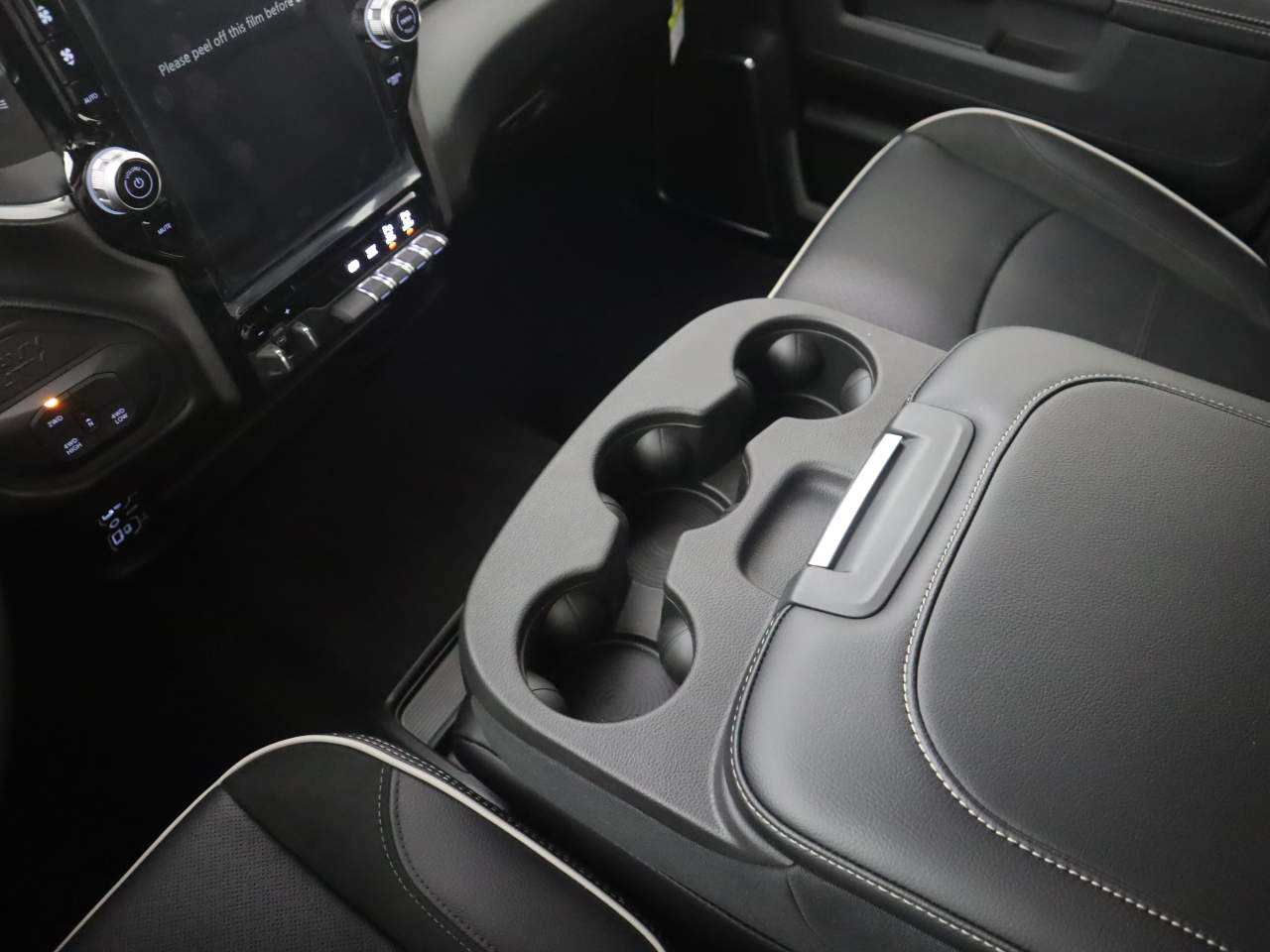 2025 RAM 3500 Laramie - Photo 15