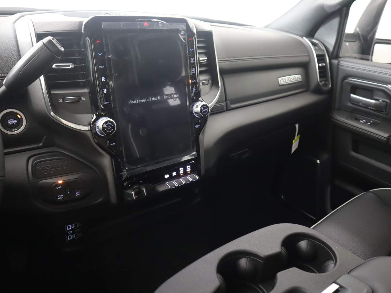2025 RAM 3500 Laramie - Photo 14