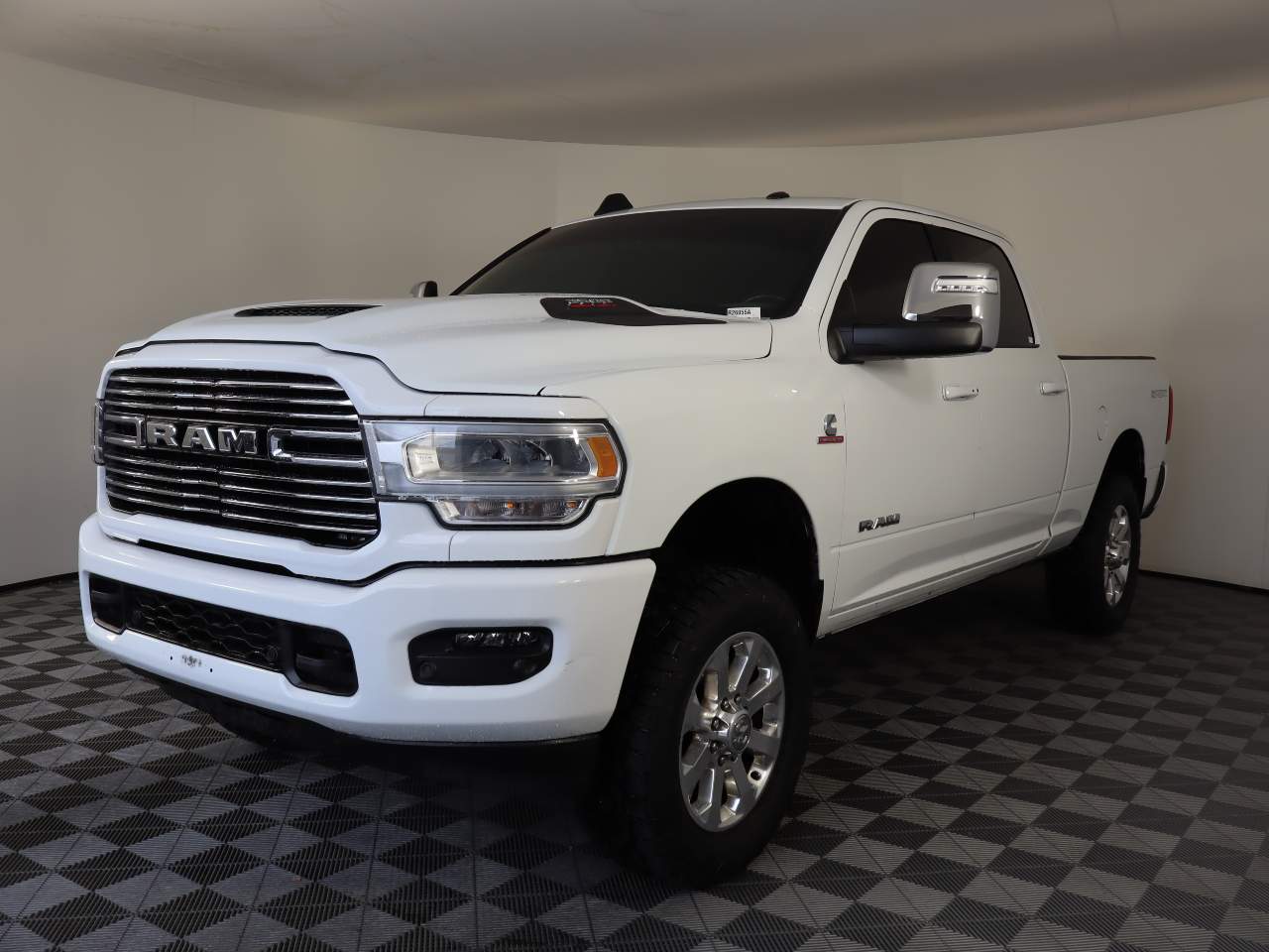 2024 RAM 3500 Laramie Crew Cab 4WD