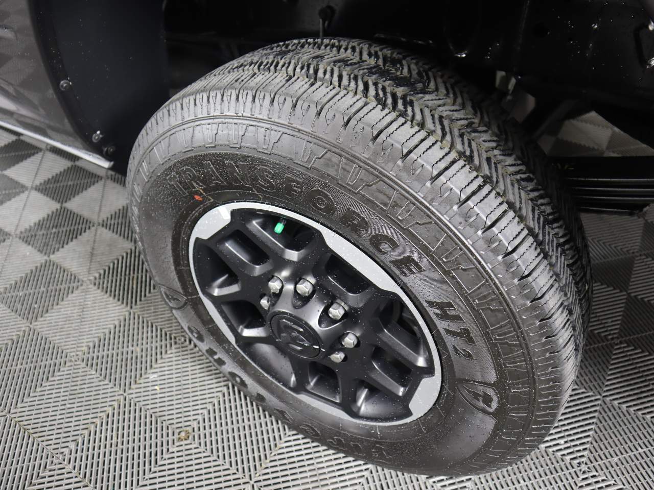 2025 RAM 3500 Laramie - Photo 6