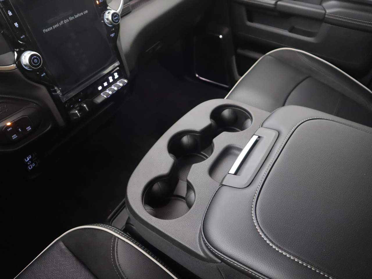 2025 RAM 3500 Laramie - Photo 15