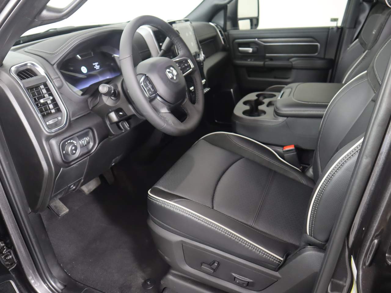 2025 RAM 3500 Laramie - Photo 8