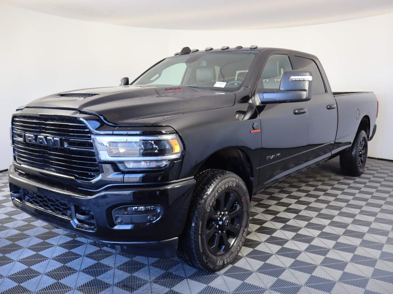 2024 RAM 3500 Laramie Crew Cab LB 4WD