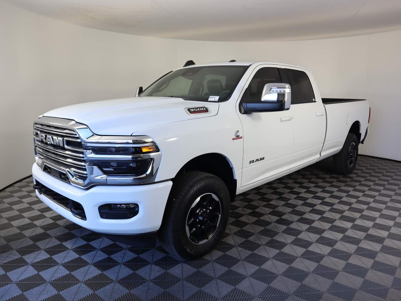 2026 RAM Ram 3500 Pickup Laramie's photo