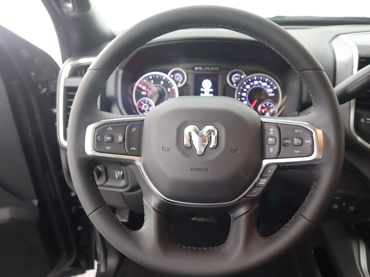 2025 RAM 2500 Big Horn - Photo 13