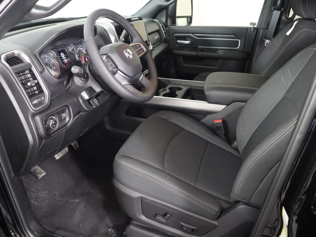 2025 RAM 2500 Big Horn - Photo 8