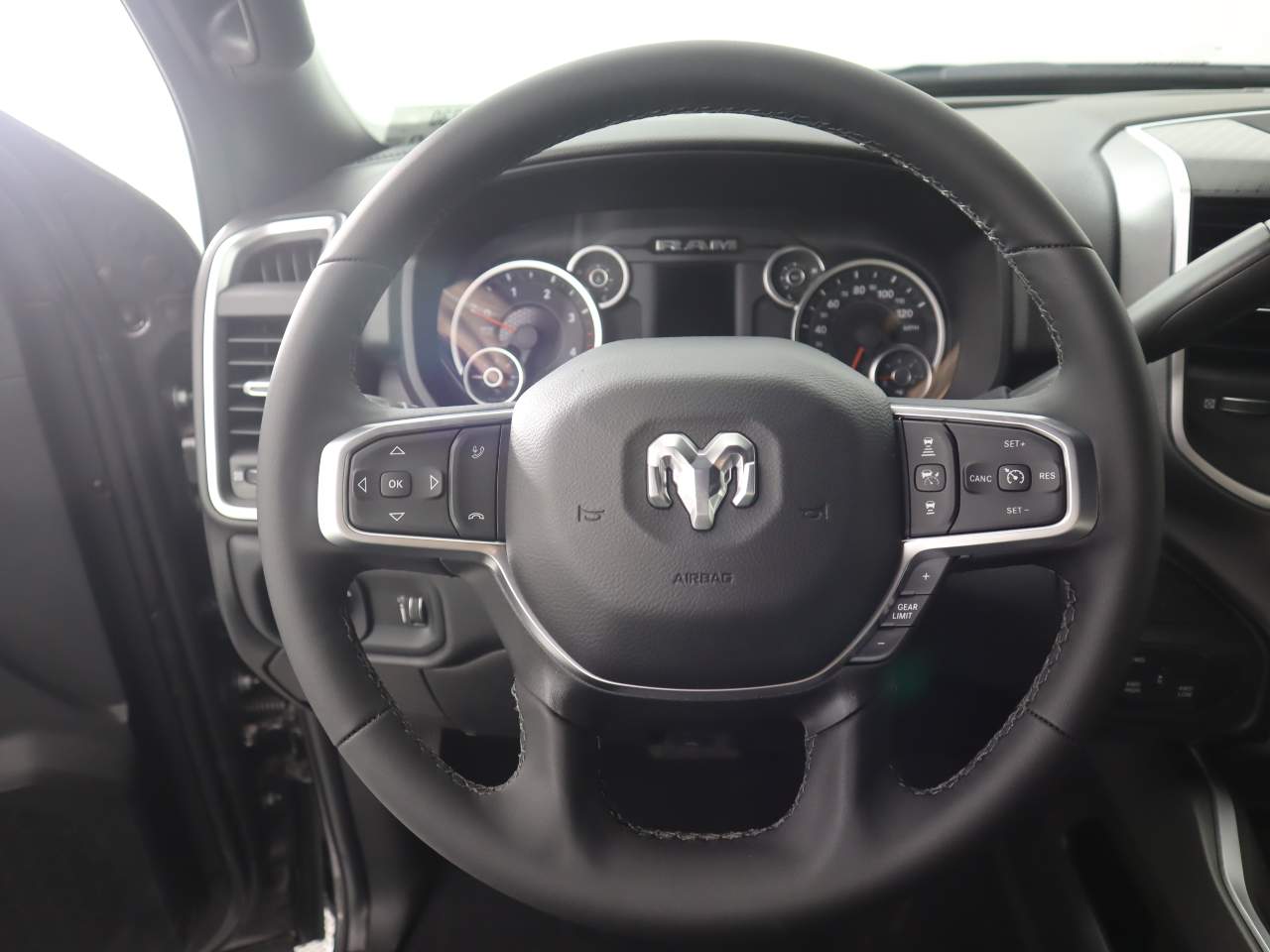 2025 RAM 2500 Big Horn - Photo 13