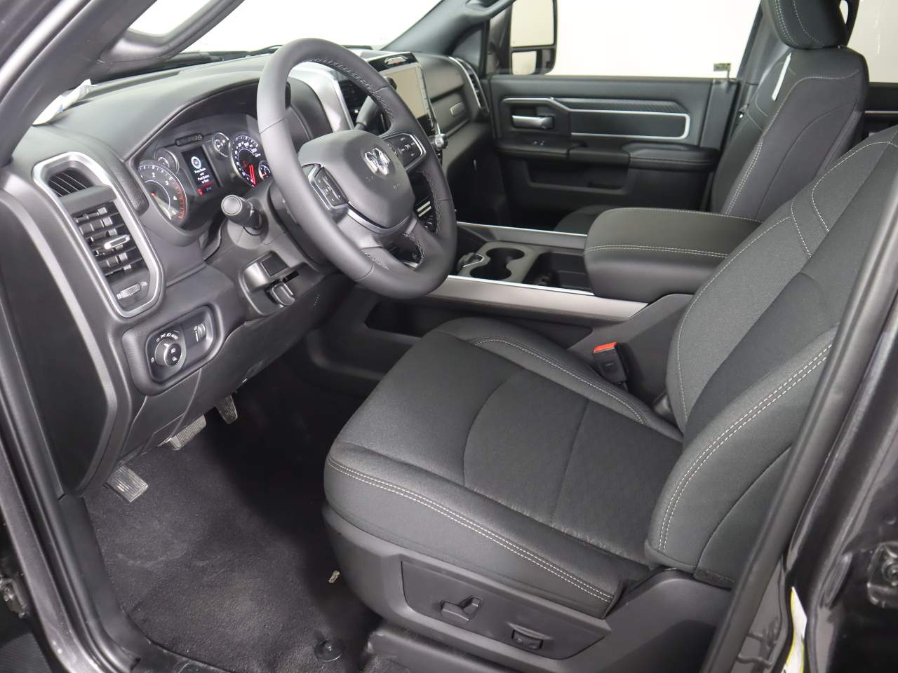 2025 RAM 2500 Big Horn - Photo 8