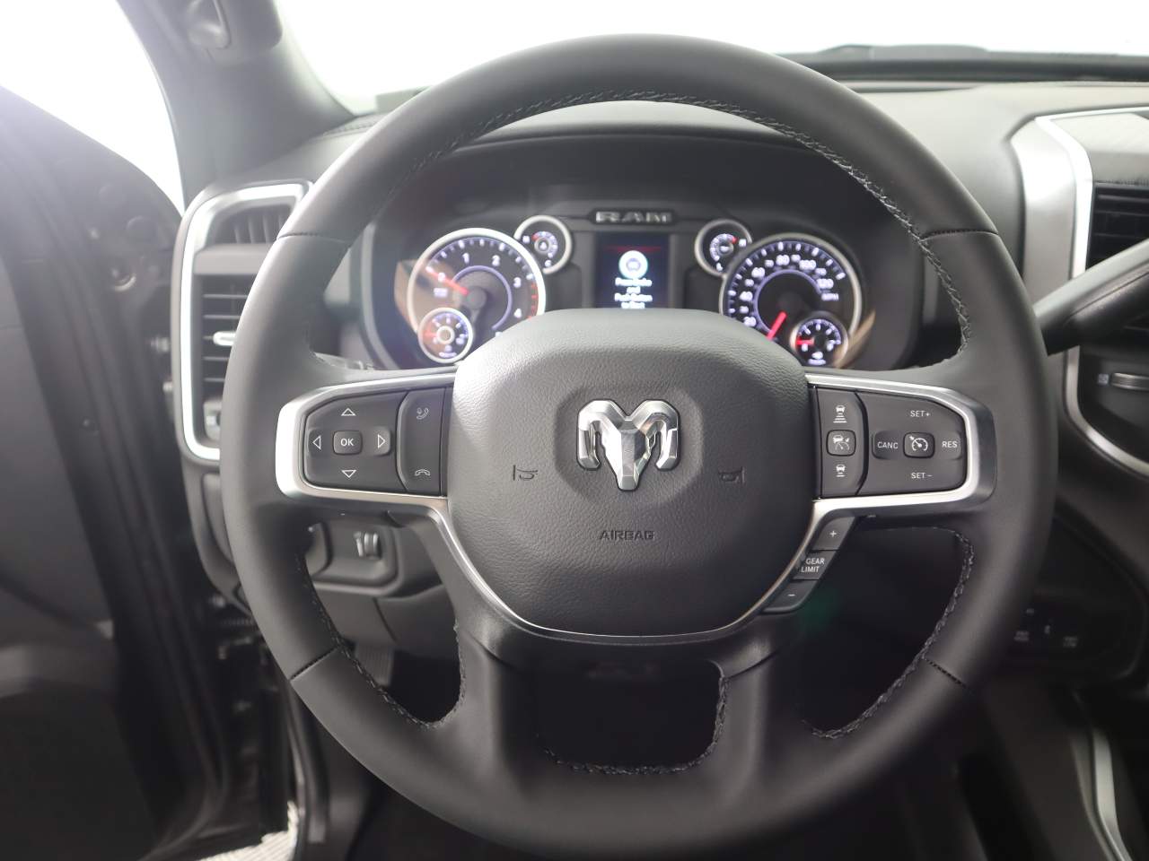 2025 RAM 2500 Big Horn - Photo 13