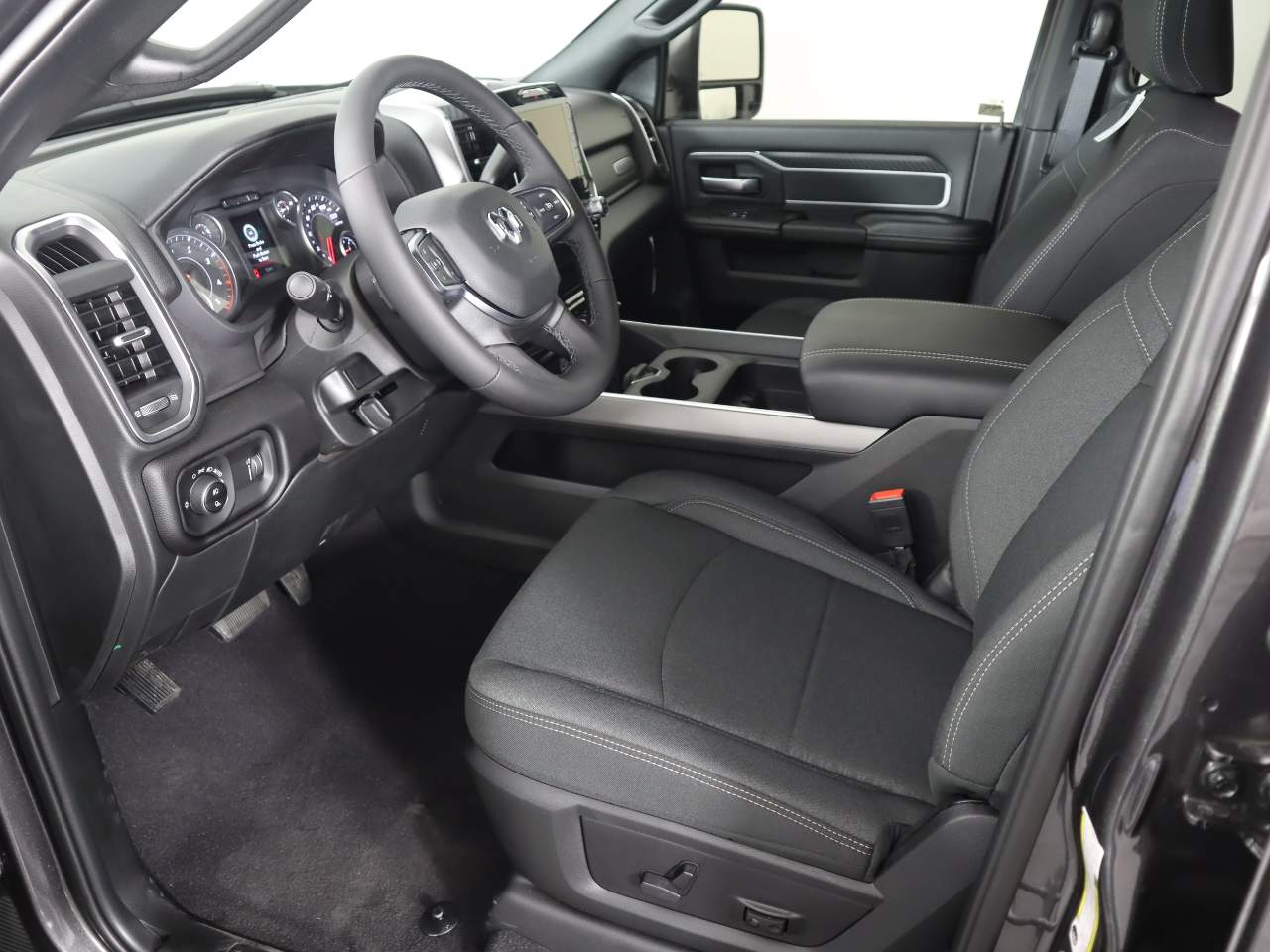 2025 RAM 2500 Big Horn - Photo 8