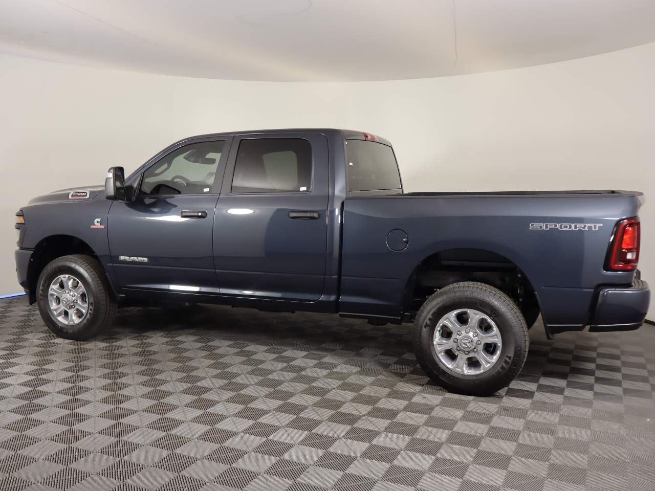 View vehicle photo 3