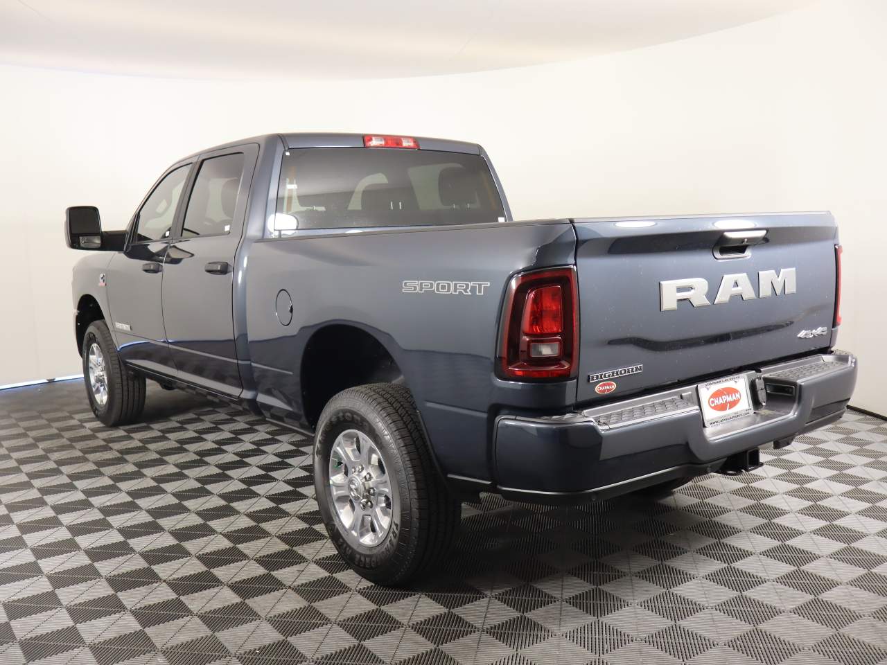 View vehicle photo 4