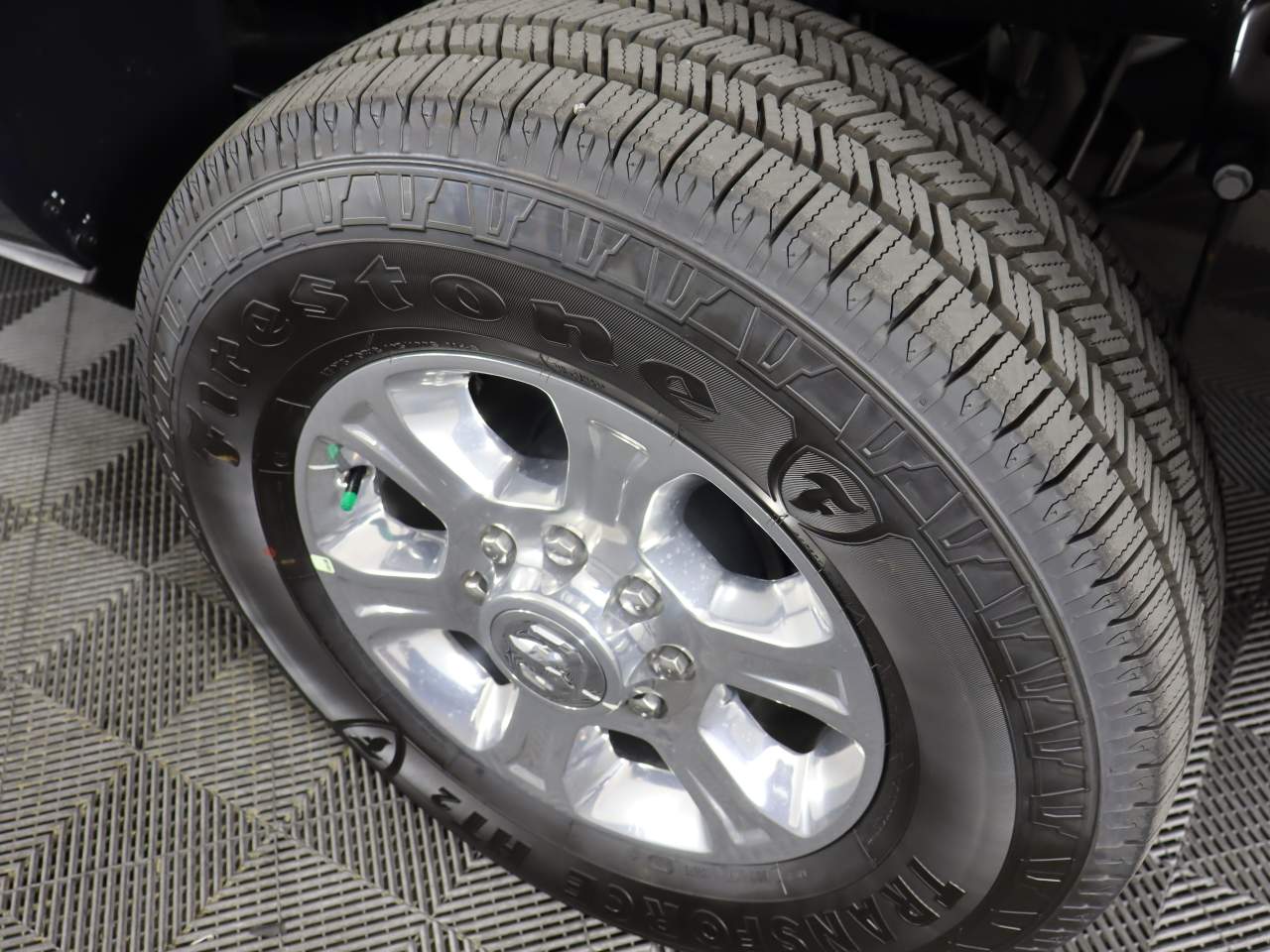 View vehicle photo 6