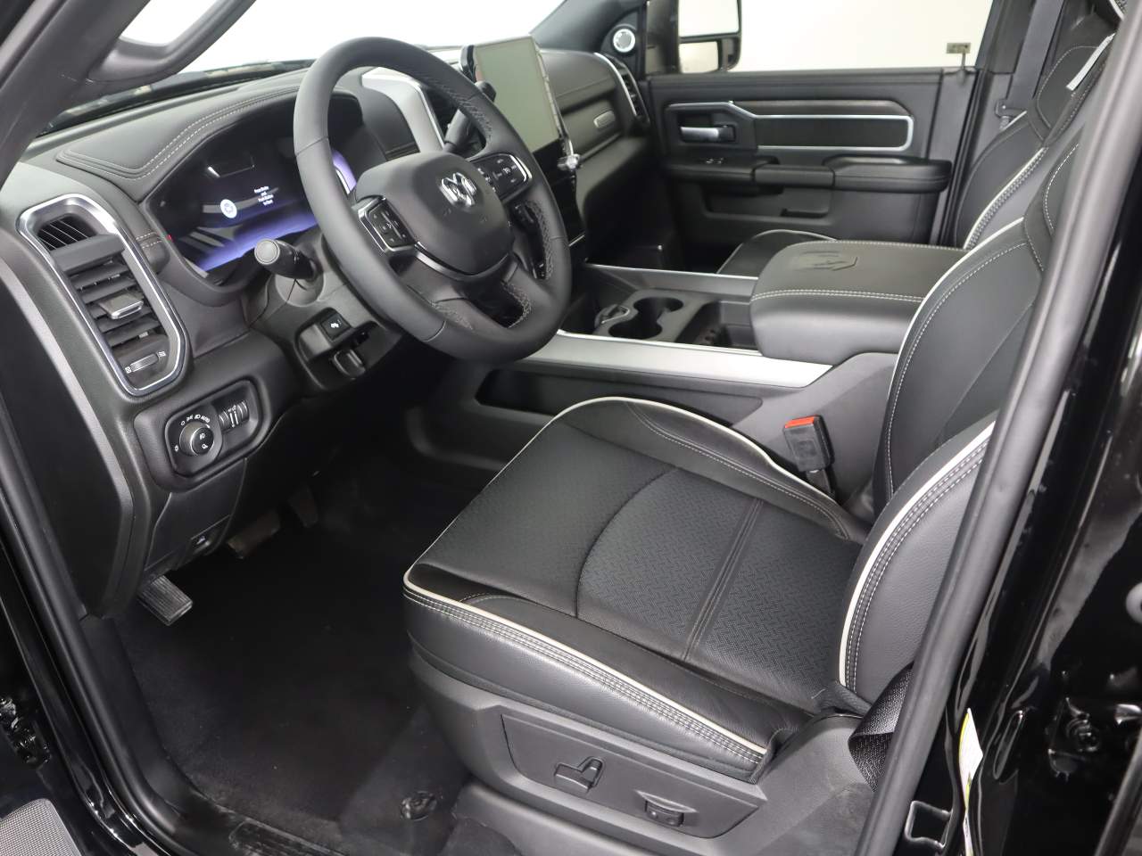 2025 RAM 2500 Laramie - Photo 9