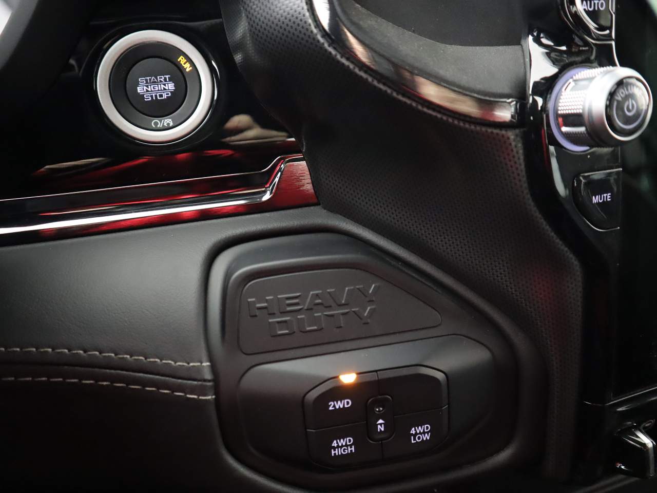 2025 RAM 2500 Limited - Photo 18