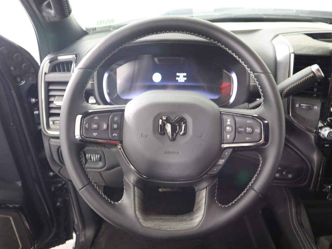 2025 RAM 2500 Limited - Photo 15
