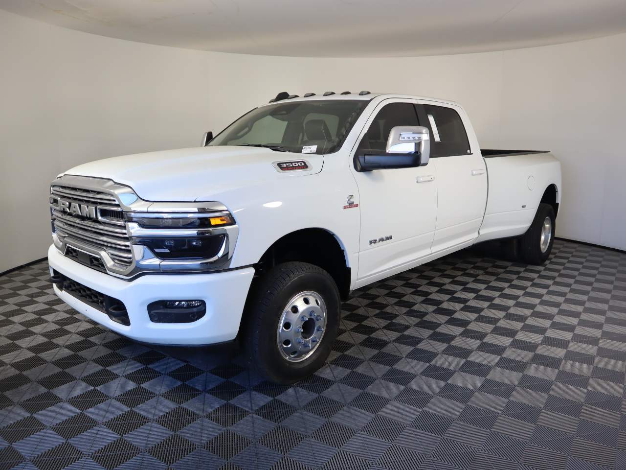 2025 RAM Ram 3500 Pickup Laramie's photo