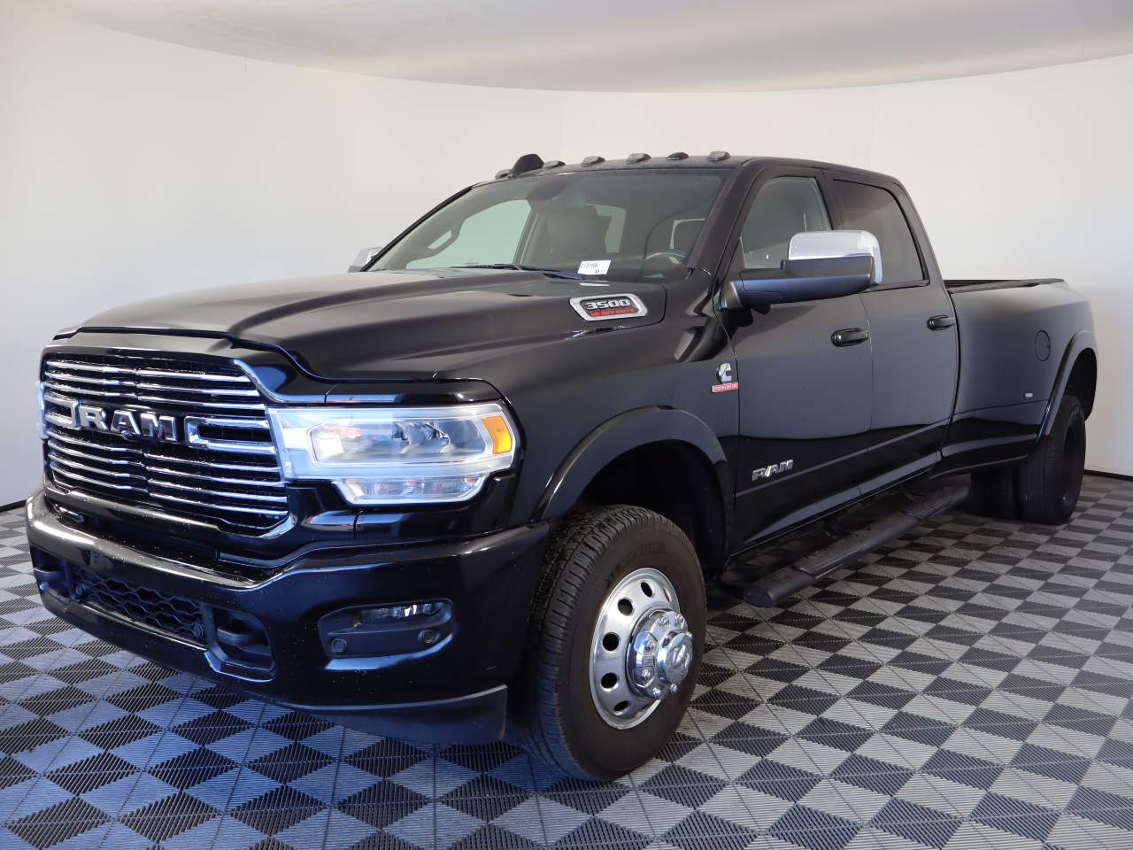 2020 RAM 3500 Laramie Crew Cab LB DRW 4WD