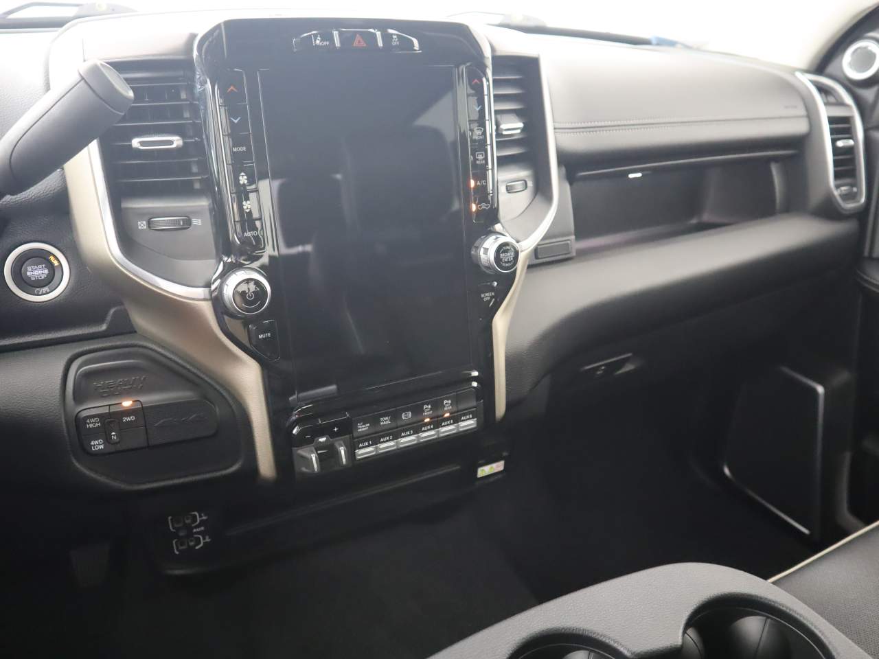 2024 RAM Ram 3500 Pickup Laramie - Photo 14