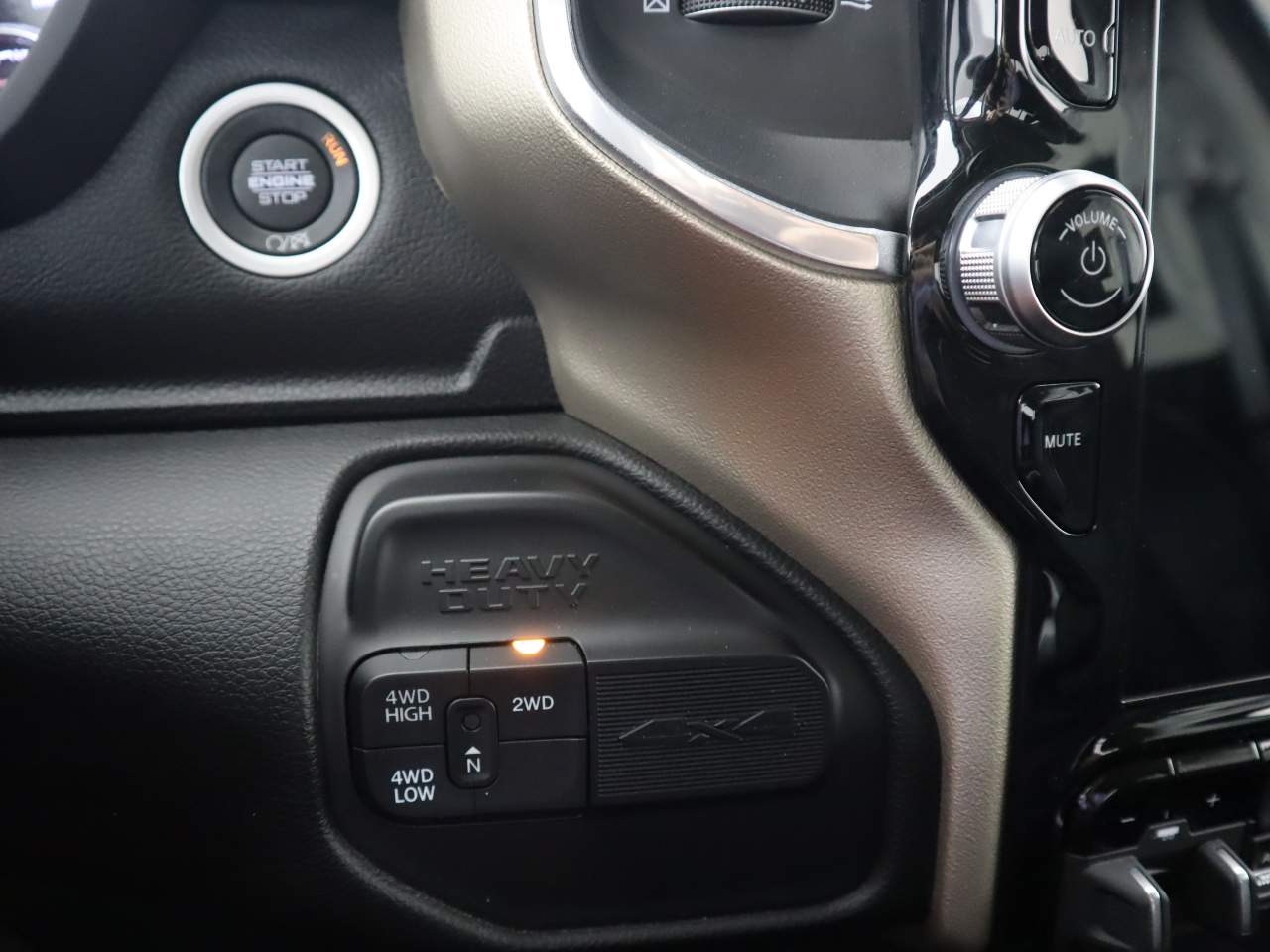 2024 RAM Ram 3500 Pickup Laramie - Photo 16