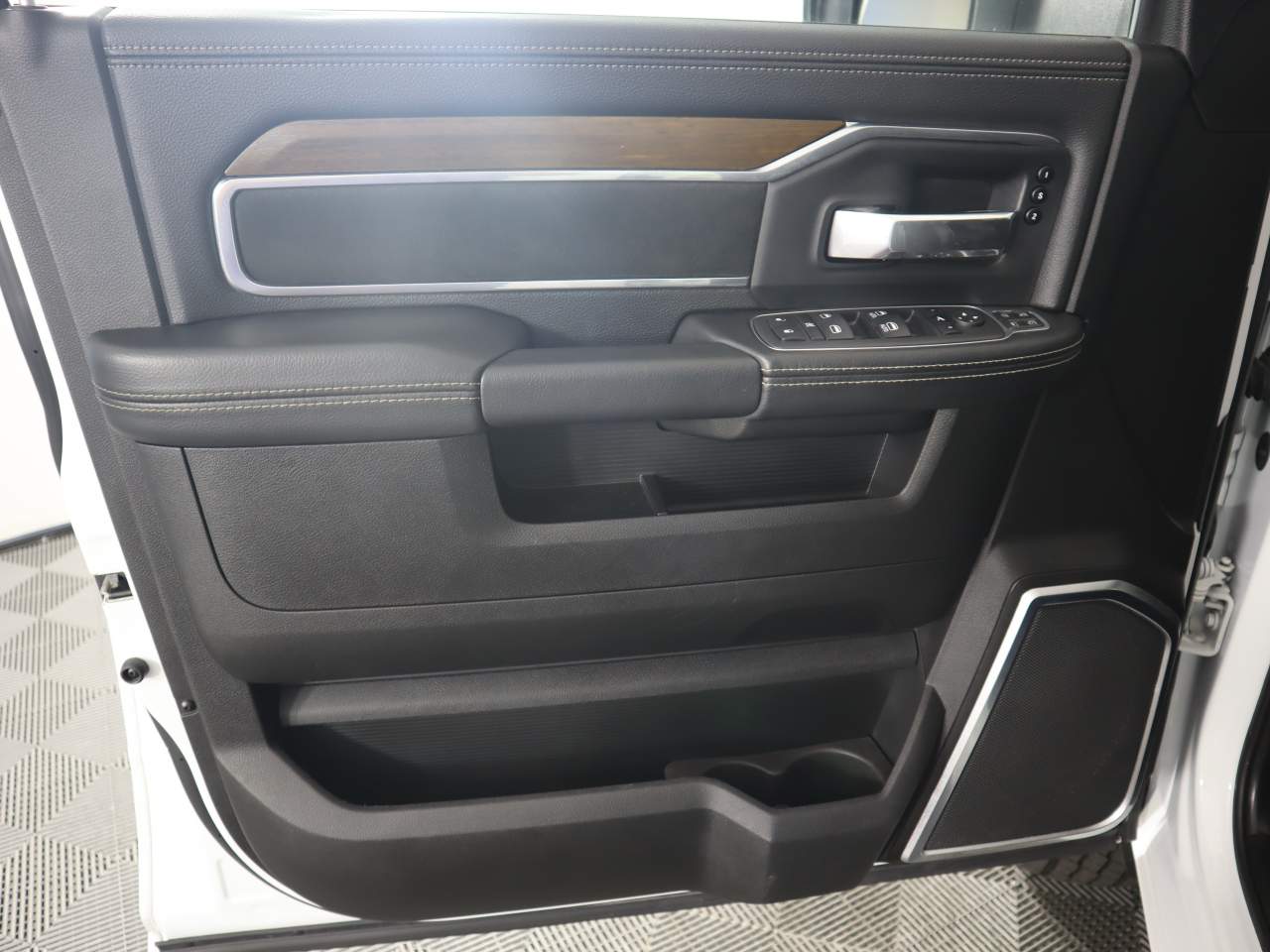 2024 RAM Ram 3500 Pickup Laramie - Photo 7
