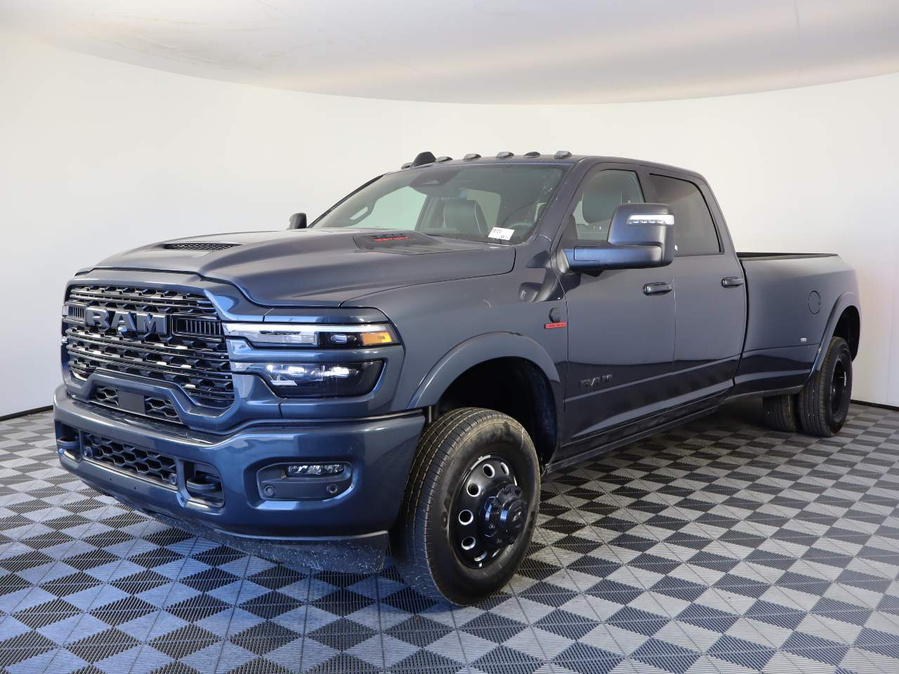 2025 RAM 3500 Limited 4X4 Crew Cab LWB's photo