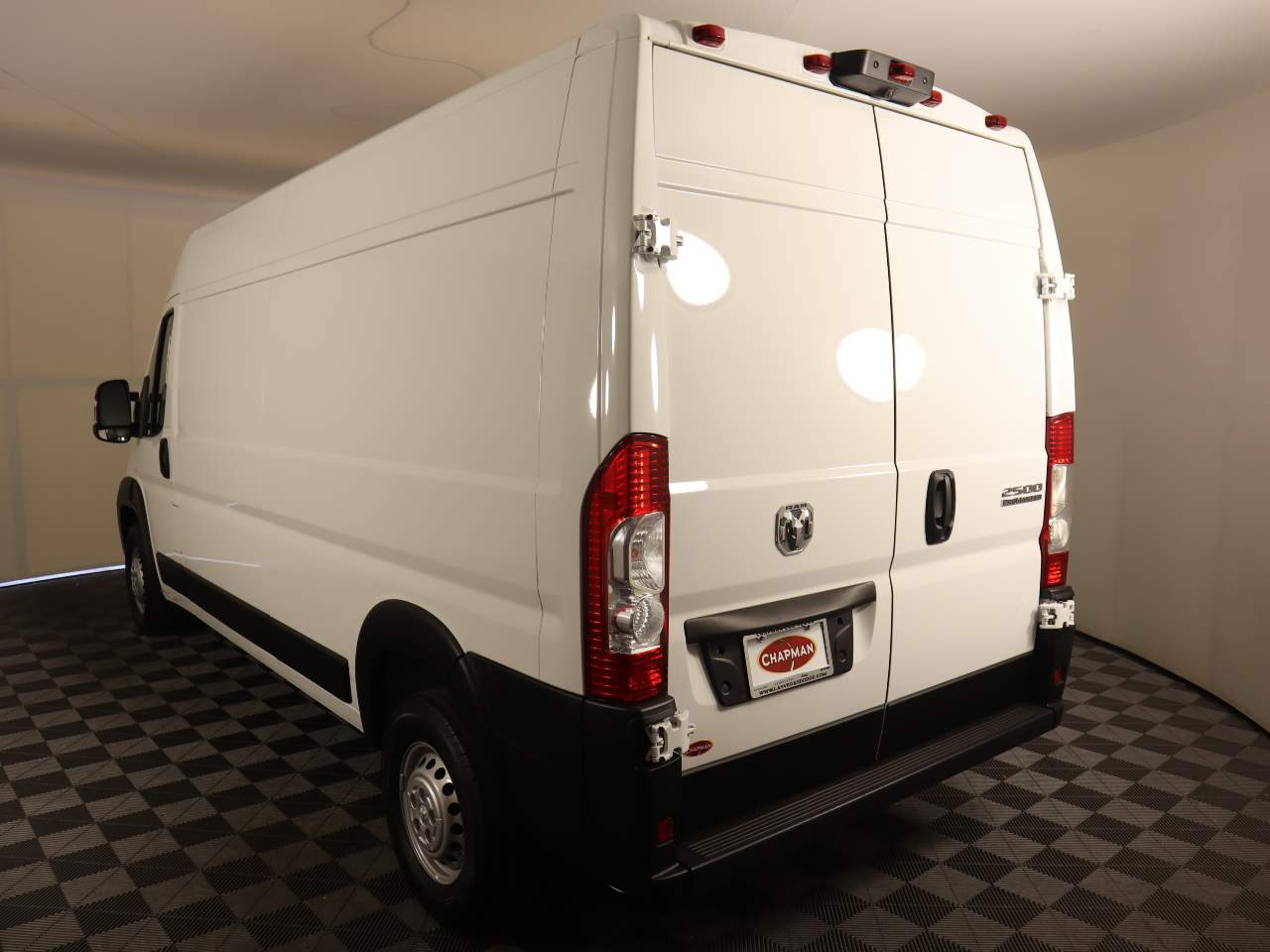 View vehicle photo 4