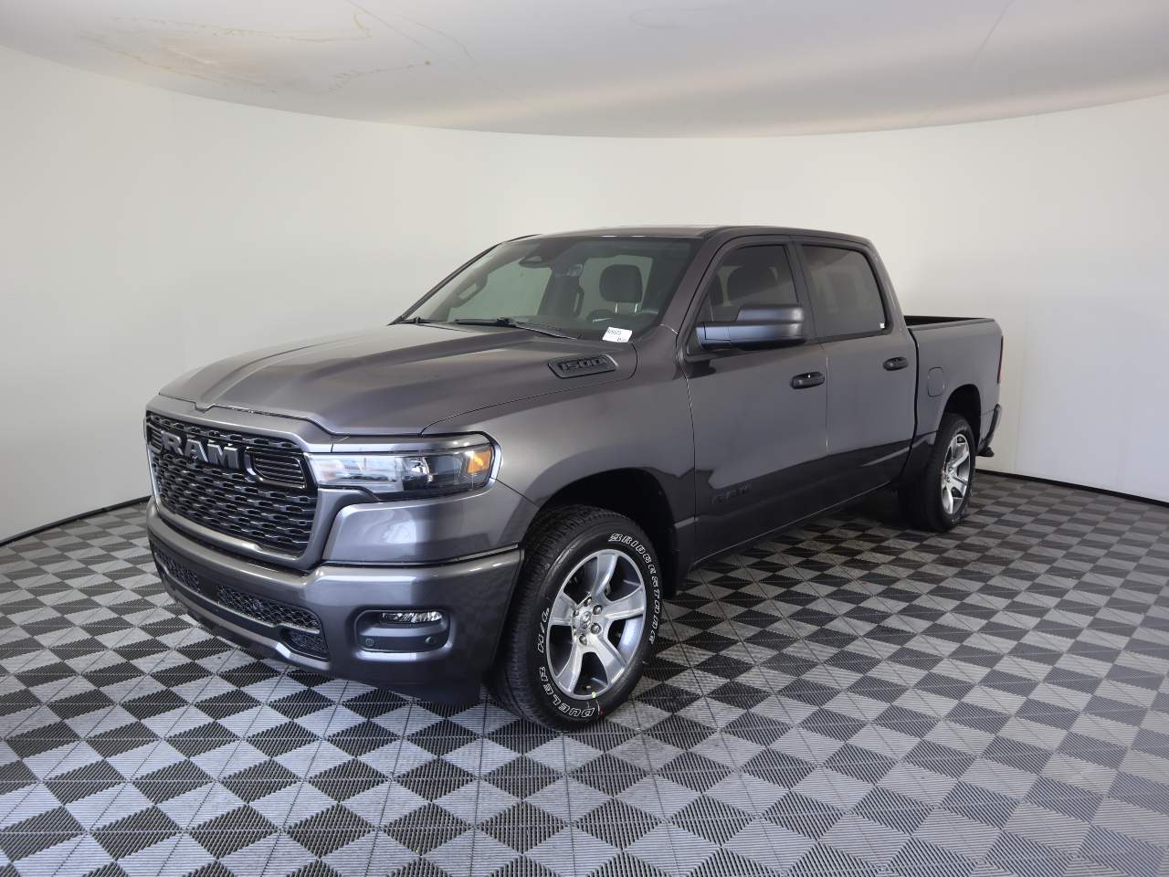 2026 Ram 1500 Crew Cab Tradesman